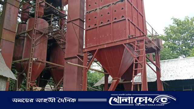 ছাই ধোঁয়ার অত্যাচারে অতিষ্ঠ গ্রামবাসী, মাঠে নামল প্রশাসন