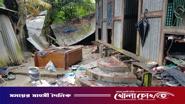 শ্রীনগরে জমি নিয়ে বিরোধের জেরে বিধবার বাড়িতে হামলা