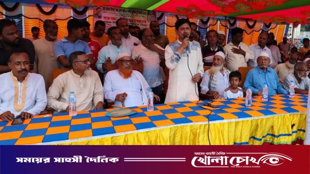 ফরিদপুরে ৮ দলীয় স্মৃতি ফুটবল টুর্নামেন্টের জমকালো উদ্বোধন