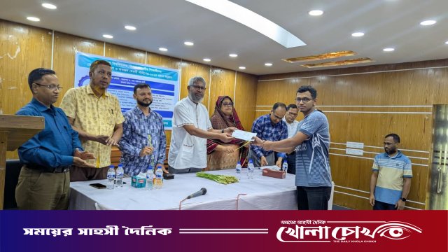 কুবির বিজ্ঞান অনুষদে ৩৪ শিক্ষার্থীকে মেধাবৃত্তি প্রদান