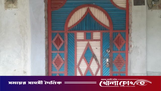 নওগাঁর রাণীনগরে গ্রাম্য সালিশে অনুপস্থিত থাকায় বাড়িতে হামলা, ভাঙচুর ও পরিবারকে তালাবদ্ধ করার অভিযোগ