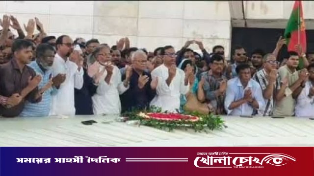 পিরোজপুর জেলা বিএনপির নবগঠিত আহ্বায়ক কমিটির জিয়ার মাজারে শ্রদ্ধা নিবেদন