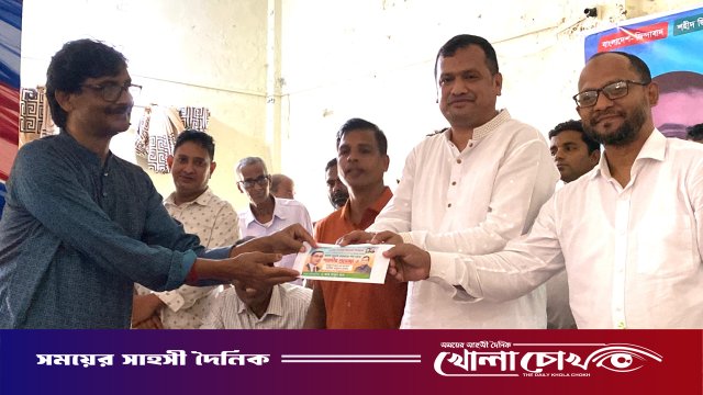 মঠবাড়িয়ায় ৭৭ টি পূজা মন্ডপে তারেক রহমানের পক্ষে অর্থিক অনুদান