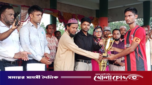 খোকসায় আন্ত স্কুল ফুটবলে চ্যাম্পিয়ন খোকসা হাইস্কুল ও শোমসপুর গার্লস স্কুল
