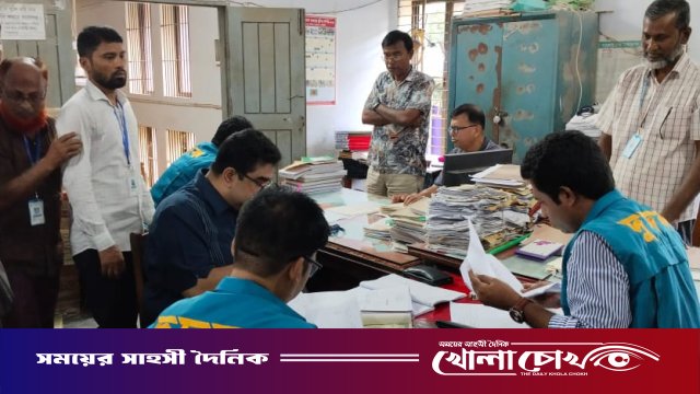 পিরোজপুর জেলা রেজিস্ট্রি ও সাব-রেজিস্ট্রি অফিসে অনিময় ও দূর্নীতির অভিযোগে দুদকের অভিযান
