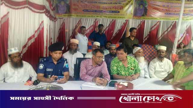 আলফাডাঙ্গায় দুর্গোৎসব: প্রতিমা প্রদর্শনী ঘুরে দেখলেন ফরিদপুরের পুলিশ সুপার