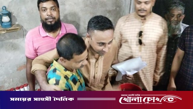 পিরোজপুরে ৩১ দফার লিফলেট বিতরণ ও পূজামণ্ডপ পরিদর্শনে আলাউদ্দিন খান