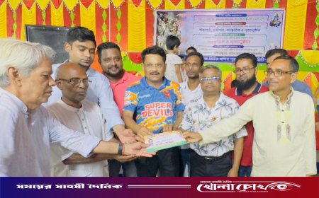 দুর্গোৎসব উপলক্ষে বিএনপি নেতা সোহেল মঞ্জুরের আর্থিক অনুদান