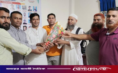 মধুখালী বাজার ব্যবসায়ী পরিষদের নবনির্বাচিত ক্রীড়া সম্পাদককে ফুলেল শুভেচ্ছা