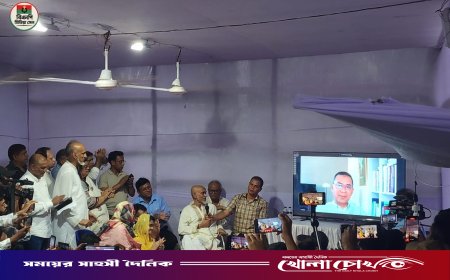 আওয়ামী লীগের নির্যাতনে পঙ্গু প্রবীণ বিএনপি নেতা মোতালেব আকনের সঙ্গে ভার্চুয়ালি সাক্ষাৎ করলেন তারেক রহমান