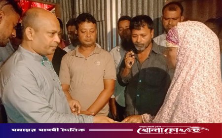 ভ্যান শ্রমিক নেতার পরিবারের পাশে ব্যারিস্টার কাজী রহমান মানিক