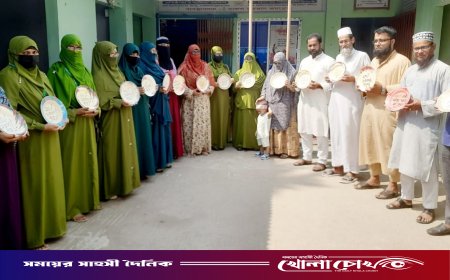 পিরোজপুরে এমপিওভুক্ত শিক্ষকদের কর্মবিরতির প্রতি একাত্মতা প্রকাশ করে ভূখা মিছিল