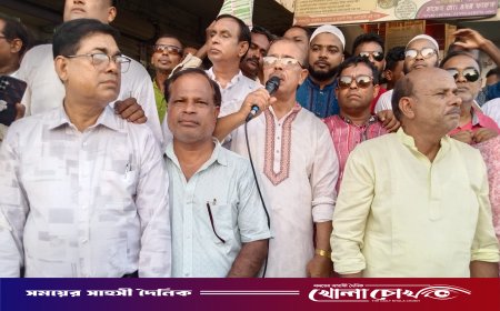 রাণীনগরে ৩১ দফা বাস্তবায়নে লিফলেট বিতরণ