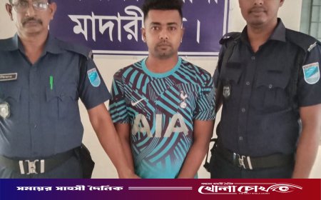 নিষিদ্ধ ঘোষিত ছাত্রলীগ নেতার গ্রেফতারে এনসিপি নেতার ফেসবুক স্ট্যাটাস