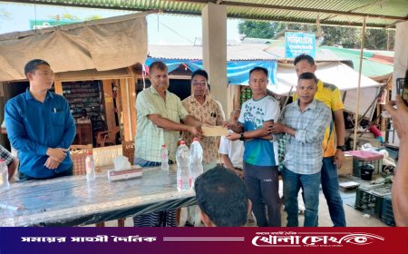 অগ্নিকাণ্ডে ক্ষতিগ্রস্তদের পাশে গণসংহতি আন্দোলনের নেতৃবৃন্দ