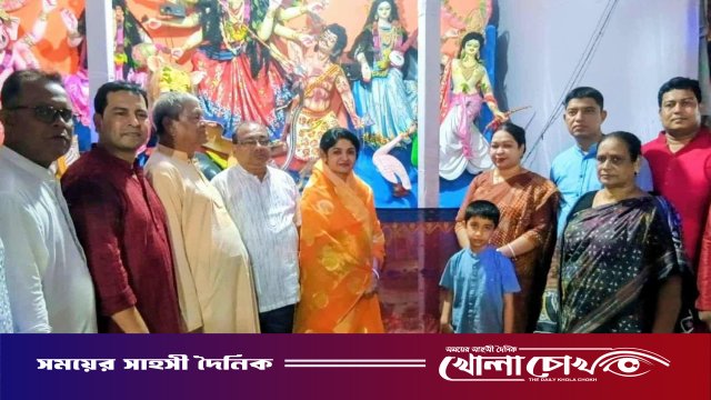 শ্রীপুরে পূজা মণ্ডপ পরিদর্শনে ইউএনও রাখী ব্যানার্জী