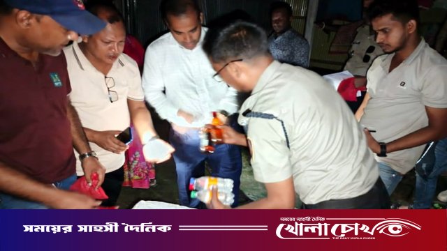 রাণীনগরে যৌথ অভিযানে ১৪০ বোতল চোলাই মদ উদ্ধার, পাঁচ কারবারী আটক