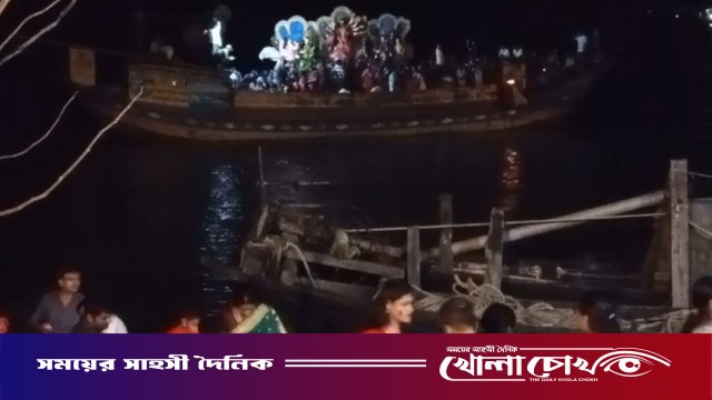 খোকসায় গড়াই নদীতে প্রতিমা বিসর্জনের মধ্য দিয়ে শেষ হলো শারদীয় দুর্গোৎসব
