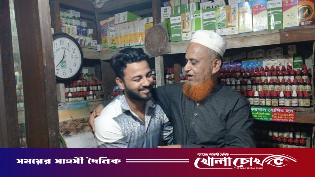 খেজুর গাছ মার্কায় ভোট প্রার্থনা করছেন সভাপতি প্রার্থী মহিউদ্দিন তালুকদার