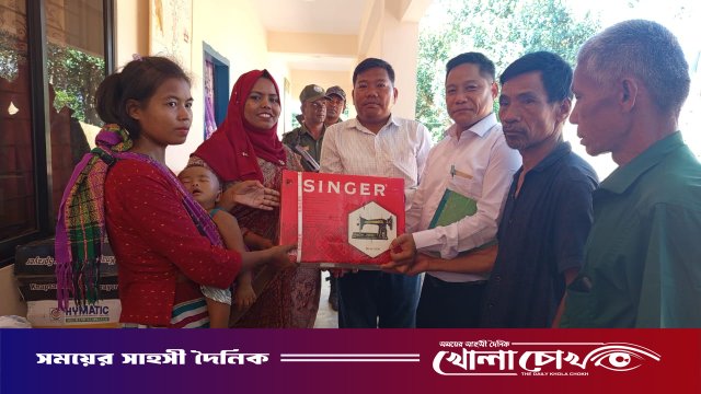 রোয়াংছড়িতে শিশু উন্নয়ন প্রকল্পের আওতায় সহায়তা বিতরণ