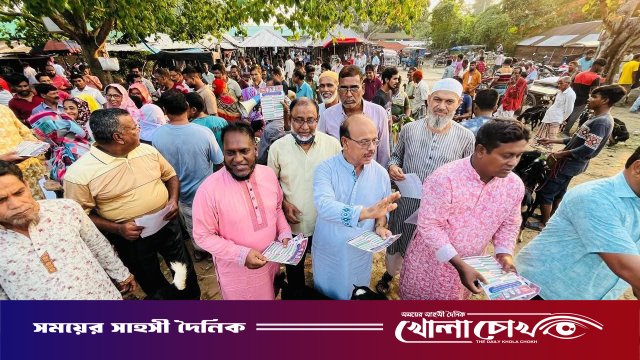 রাণীনগরে বিএনপির রাষ্ট্র কাঠামো মেরামতের ৩১ দফা লিফলেট বিতরণ ও গণসংযোগ