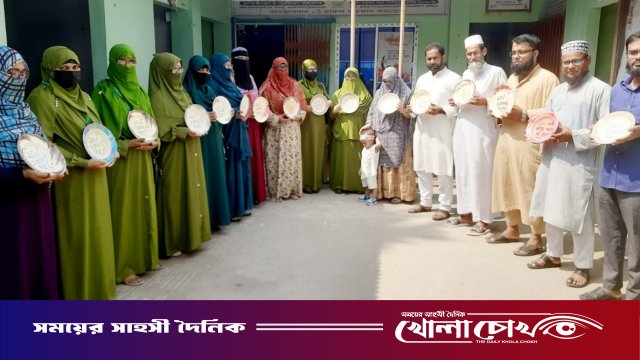 পিরোজপুরে এমপিওভুক্ত শিক্ষকদের কর্মবিরতির প্রতি একাত্মতা প্রকাশ করে ভূখা মিছিল