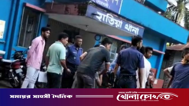 যুবদল আহ্বায়কের নেতৃত্বে পুলিশের গাড়িতেই যুবককে পেটালেন নেতাকর্মীরা