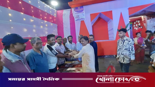 শ্যামা পূজা উপলক্ষে সাংবাদিক সাঈদ খানের উদ্যোগে সম্প্রীতির উপহার বিতরণ