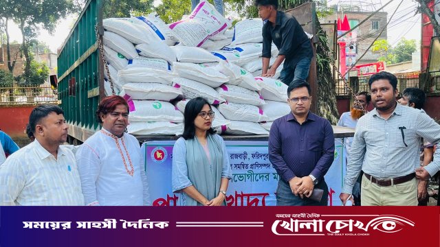 সদরপুরে তালিকাভুক্ত দুস্থ মানুষের মাঝে প্রানীর খাদ্য বিতরণ