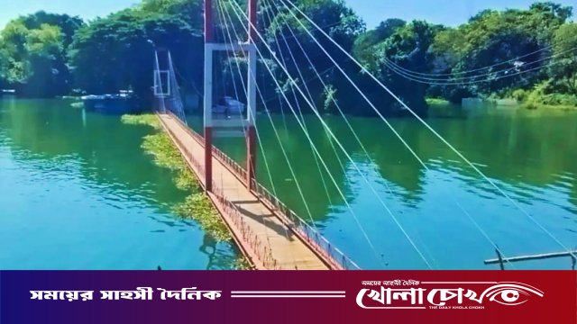 আড়াই মাস পর জলে ভেসে উঠল রাঙামাটির প্রতীক ঝুলন্ত সেতু