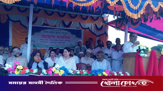 নিউইয়র্ক প্রবাসী আশা কবিরের অর্থায়নে আত্রাইয়ে আয়েশা মসজিদের ভিত্তিপ্রস্তর স্থাপন