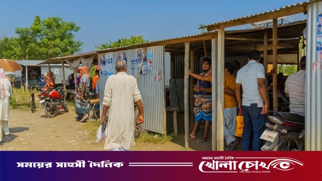 অবাধে চলছে জাটকা ও মা ইলিশ বেচাকেনা