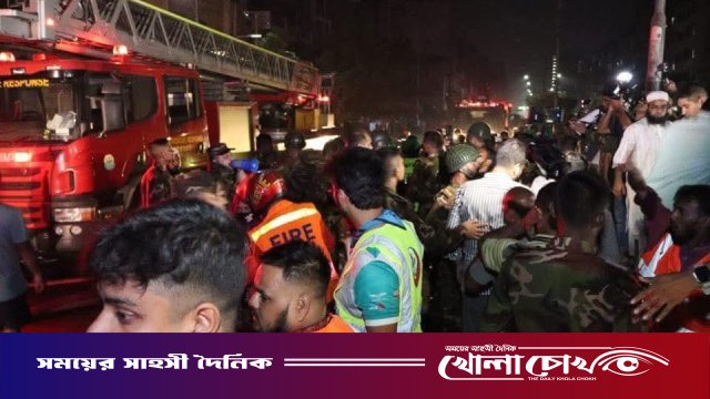 রাজধানীর মিরপুরে তৈরি পোশাক কারখানায় ভয়াবহ অগ্নিকাণ্ড, সেনাবাহিনী ও ফায়ার সার্ভিসের যৌথ প্রচেষ্টায় আগুন নিয়ন্ত্রণে