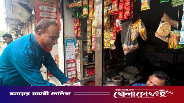 আশুলিয়ায় বিএনপির 'রাষ্ট্র কাঠামো মেরামত' ৩১ দফা বাস্তবায়নে লিফলেট বিতরণ