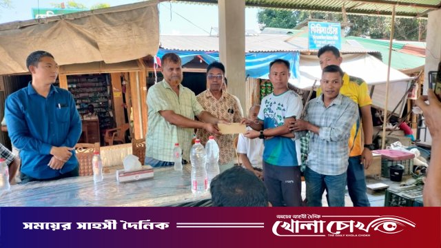 অগ্নিকাণ্ডে ক্ষতিগ্রস্তদের পাশে গণসংহতি আন্দোলনের নেতৃবৃন্দ