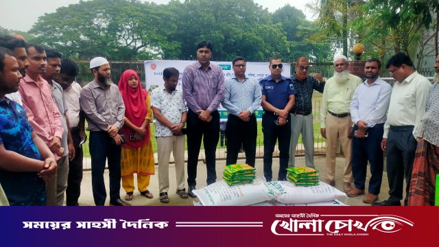 আত্রাইয়ে ক্ষুদ্র ও প্রান্তিক কৃষকদের মাঝে কৃষি প্রণোদনার সার ও বীজ বিতরণ শুরু