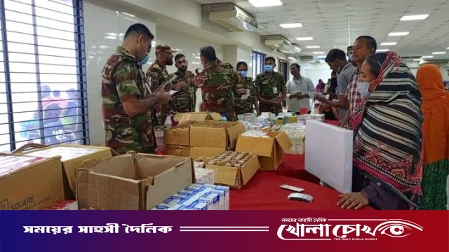 আশুলিয়ায় সেনাবাহিনীর আয়োজনে বিনামূল্যে চিকিৎসা সেবা পেলো পাঁচ শতাধিক মানুষ