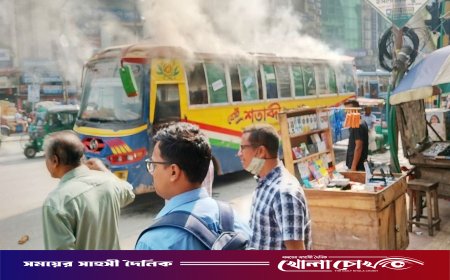 এবার মিরপুরে দূর্বৃত্তদের হামলায় বাসে আগুন