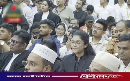 রায় শুনতে আন্তর্জাতিক অপরাধ ট্রাইব্যুনালে একই কাতারে ছাত্রনেতারা