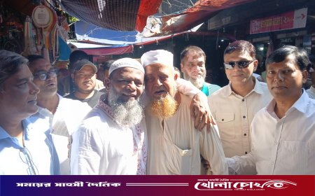 শ্রীনগর বাজারে ধানের শীষে ভোট প্রার্থনা করলেন শেখ মোঃ আব্দুল্লাহ