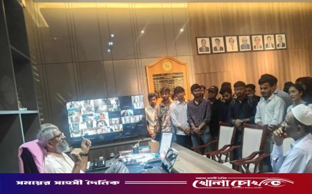 শিক্ষক সংকট নিরসনের দাবিতে কুবি'র সাংবাদিকতা বিভাগের স্মারকলিপি প্রদান