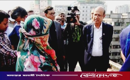 পুরান ঢাকায় ভবনের রেলিং ধসে তিনজনের মৃত্যু, বালু-সিমেন্ট ছাড়াই ছিল ভবনটির ছাদের রেলিং