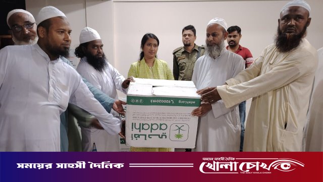 এতিম ও দুস্থদের মাঝে দুম্বার গোস্ত বিতরণ