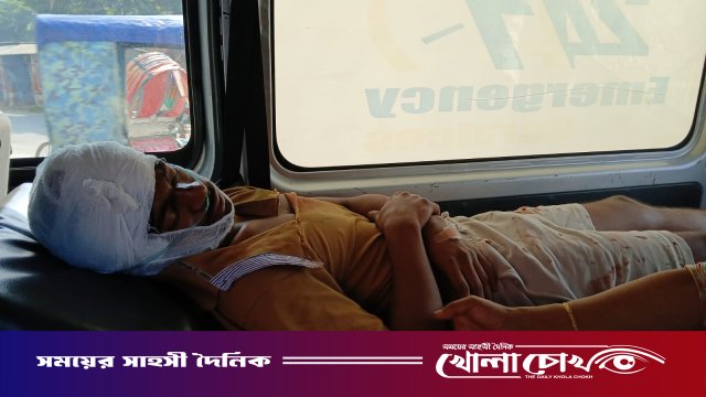 শ্রীনগরে জমিজমা নিয়ে বিরোধের জেরে পিতা-পুত্রকে কুপিয়ে জখম