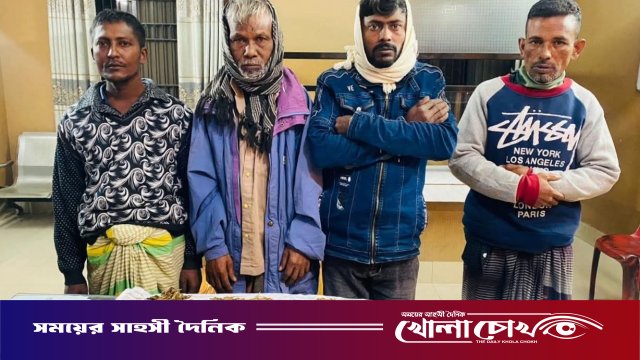 নওগাঁয় প্রায় এক কেজি গাঁজা ও ২৪০ পিস ট্যাপেন্টাডলসহ আটক ৪