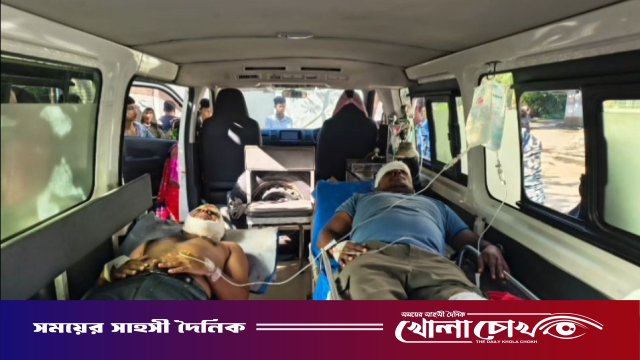 কেওক্রাডং পথে চাঁদের গাড়ি দুর্ঘটনায় আহত ১৩