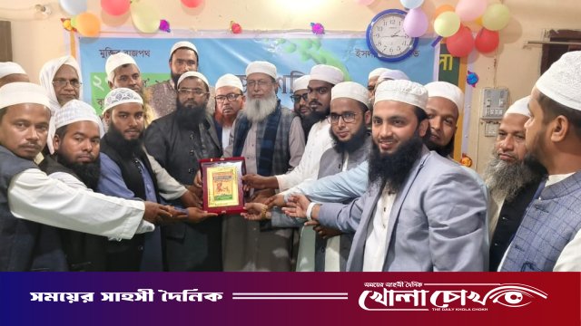 একজন সৎ, দায়িত্ববান ও আদর্শবান কর্মী সমগ্র সমাজকে বদলে দিতে পারে — মুফতি শরাফাত হোসাইন