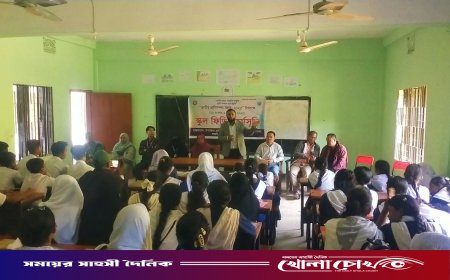 কাপ্তাইয়ে প্রাণিসম্পদ সপ্তাহে কেআরসি হাই স্কুলে শিক্ষার্থীদের মাঝে ‘সিদ্ধ ডিম’ বিতরণ