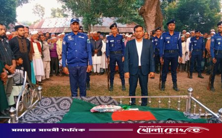 মহম্মদপুরে বীর মুক্তিযোদ্ধা রোস্তম আলী শিকদারের রাষ্ট্রীয় মর্যাদায় দাফন সম্পন্ন