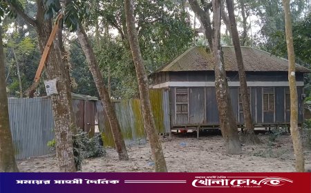 শ্রীনগরে নালিশী সম্পত্তিতে স্থাপিত সাইনবোর্ড অপসারণের অভিযোগ